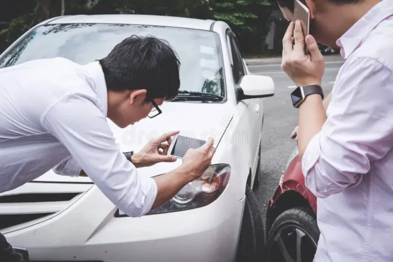 Steps to Take After a Car Accident in the UAE